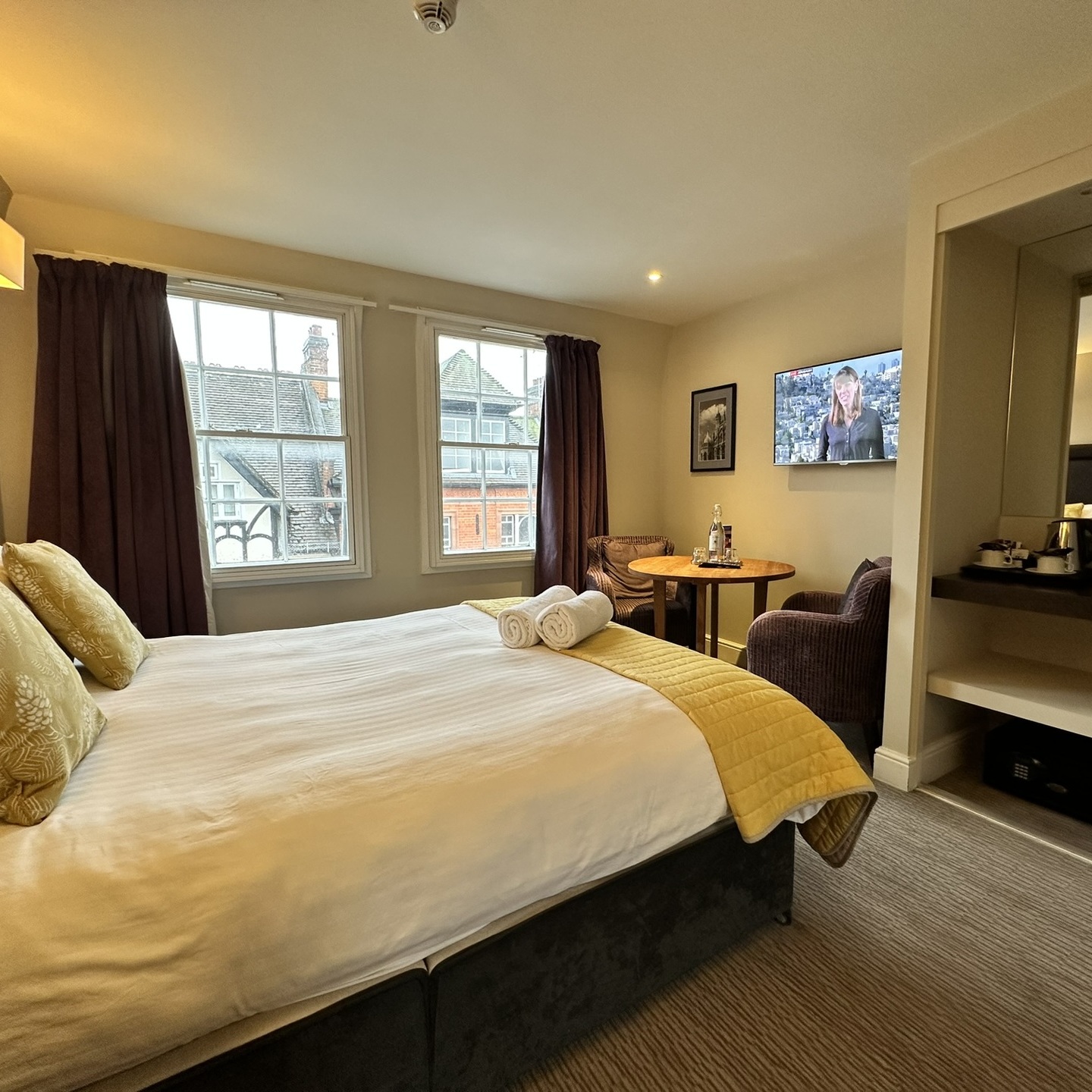 superior hotel room goswell house windsor